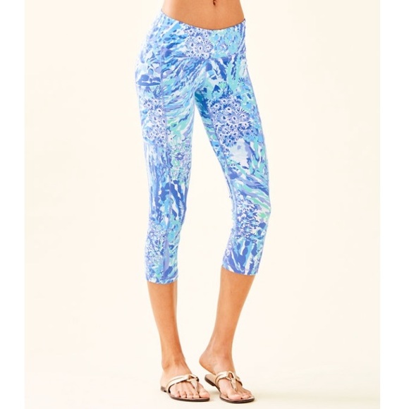 Lilly Pulitzer Pants - LILLY PULITZER • Luxletic Weekender Crop Legging